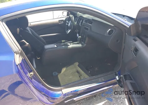 2014 Ford Mustang V6 z USA, uszkodzony, nr VIN 1ZVBP8AM6E5283340